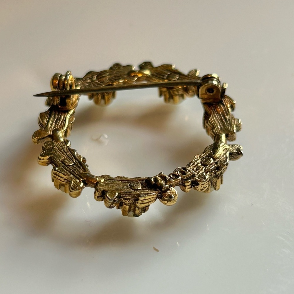 Vintage Signed TACOA Art Nouveau Floral Brooch Pin w/ Faux Pearls Open Circle - Picture 10 of 11